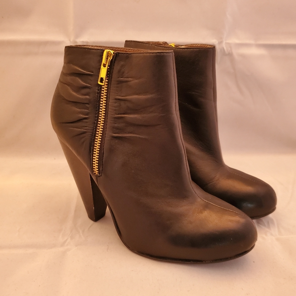 Womens Black Leather Bootie- Size- 7.5